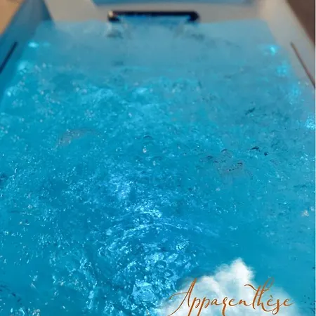 Apparenthese Jacuzzi Sauna Apartment *