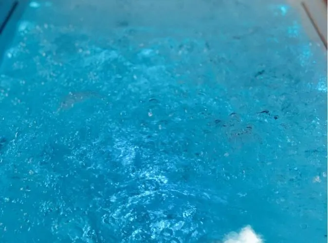 Apparenthese Jacuzzi Sauna 公寓 *